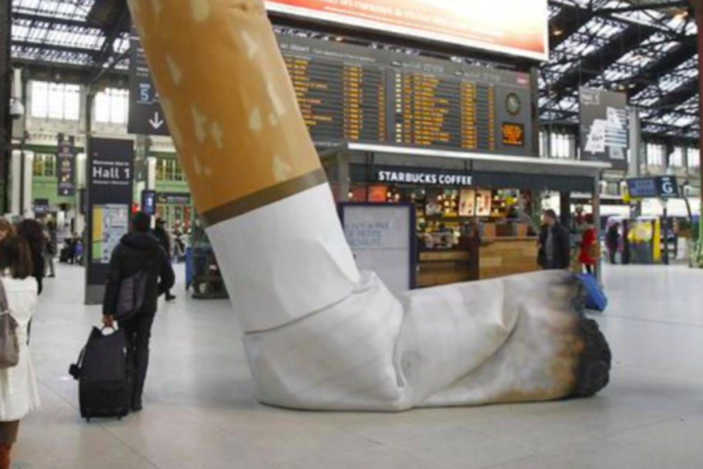 Nudge cigarette géante gare de Lyon